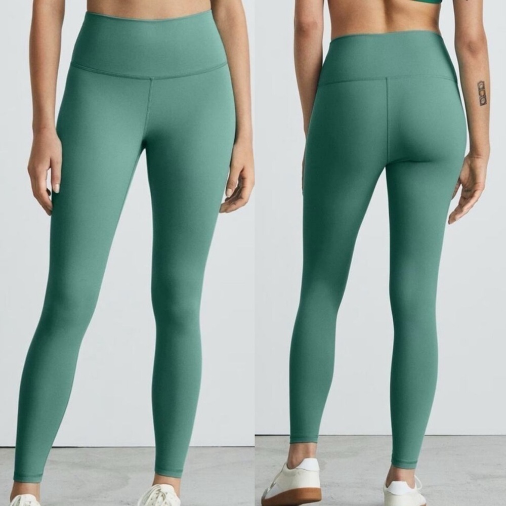 EVERLANE The Performance Atheleisure Running Workout Legging in Mint Green